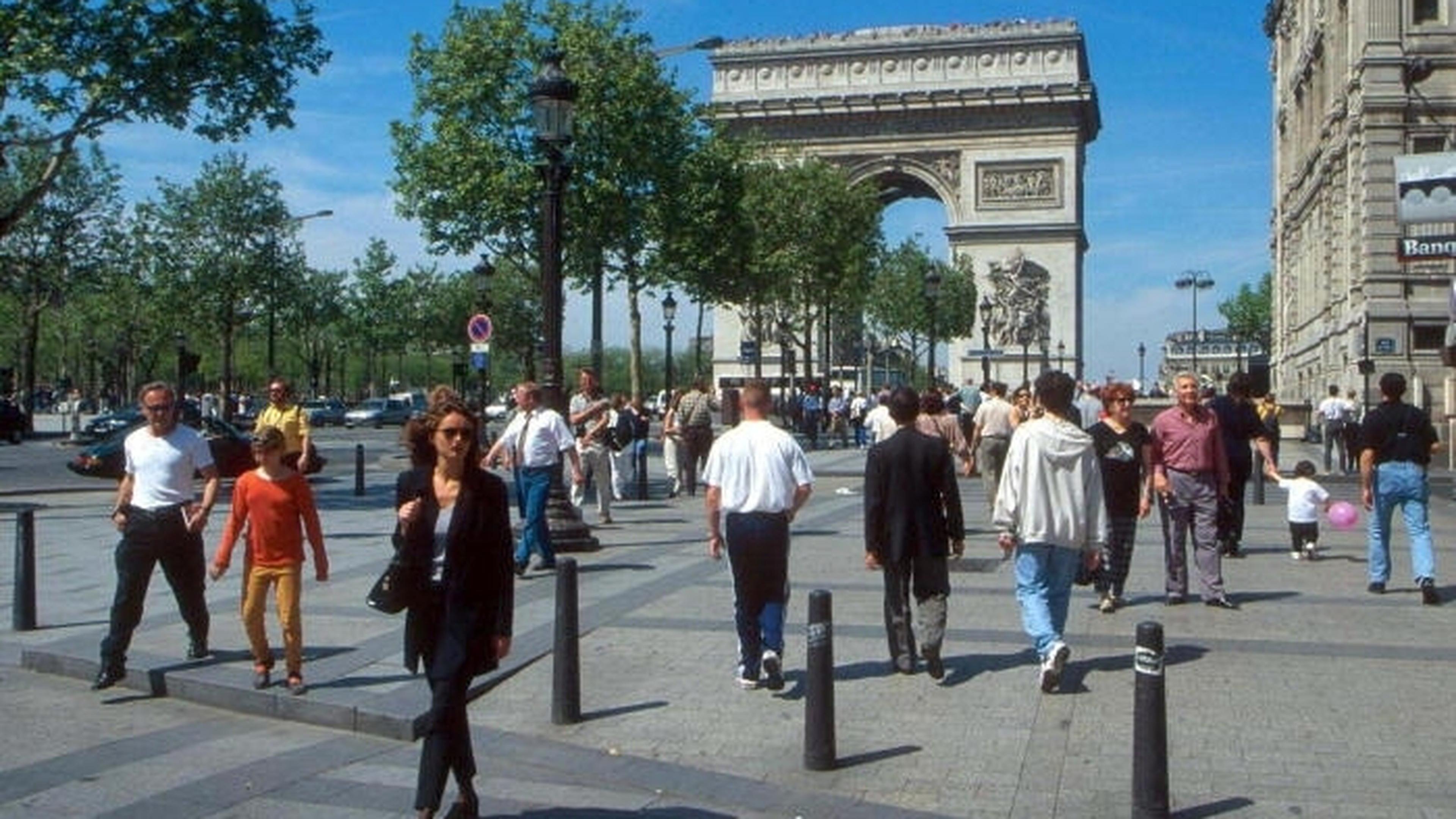 Paris s Champs Elysees to shut once a month for pedestrians